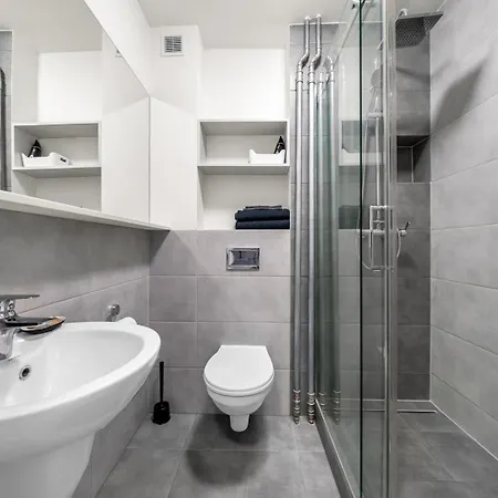 National Stadium - Metro Nearby - By Rentujemy